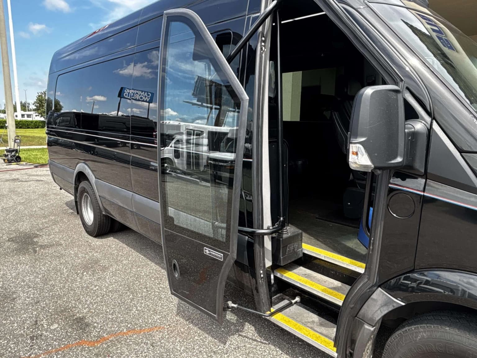 2017 Mercedes Executive Sprinter 14P - Image 6