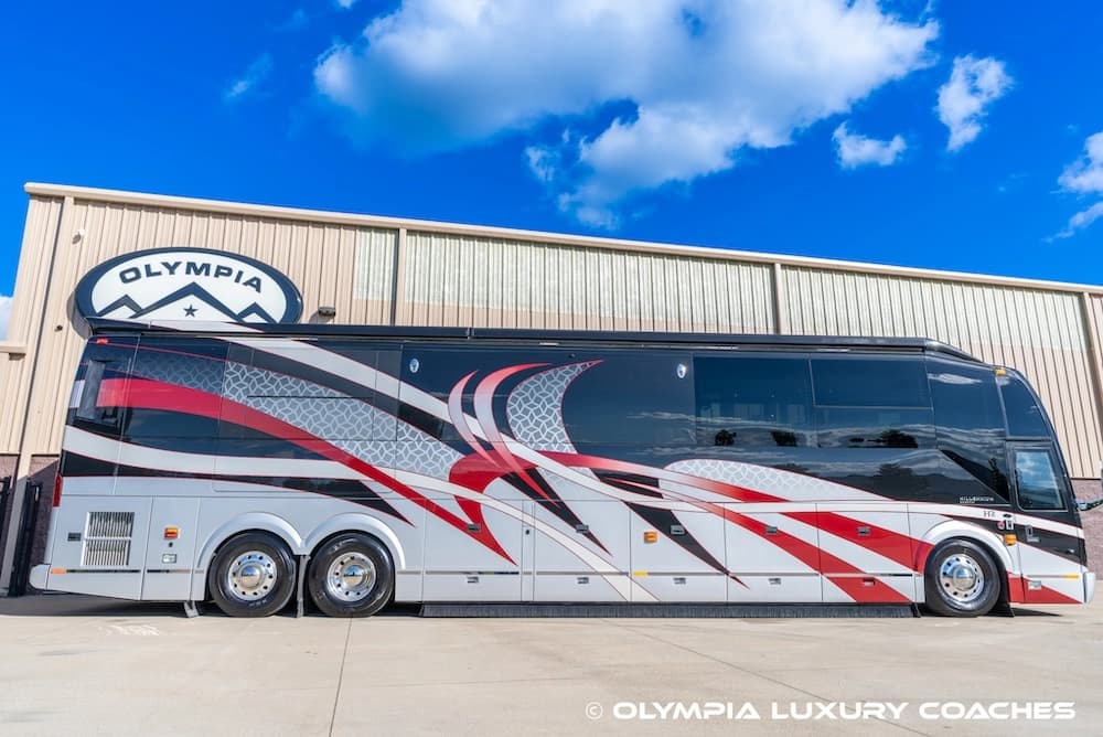 2018 Prevost Millennium H3-45 Coach - Image 17
