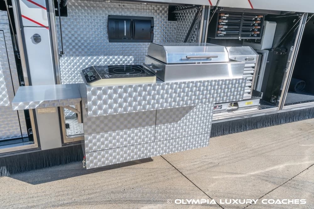 2018 Prevost Millennium H3-45 Coach - Image 26