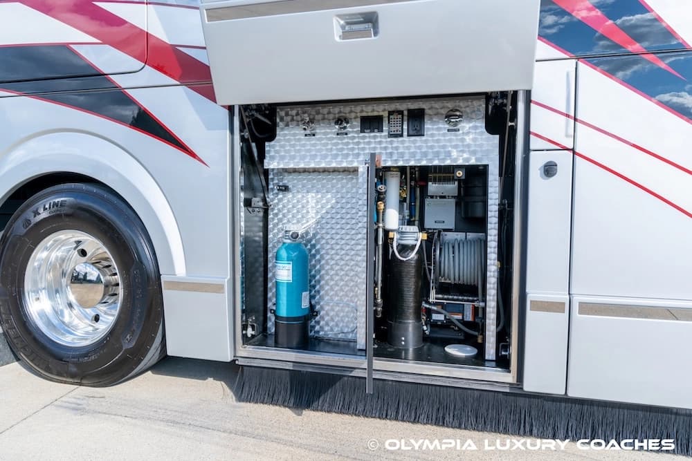 2018 Prevost Millennium H3-45 Coach - Image 29