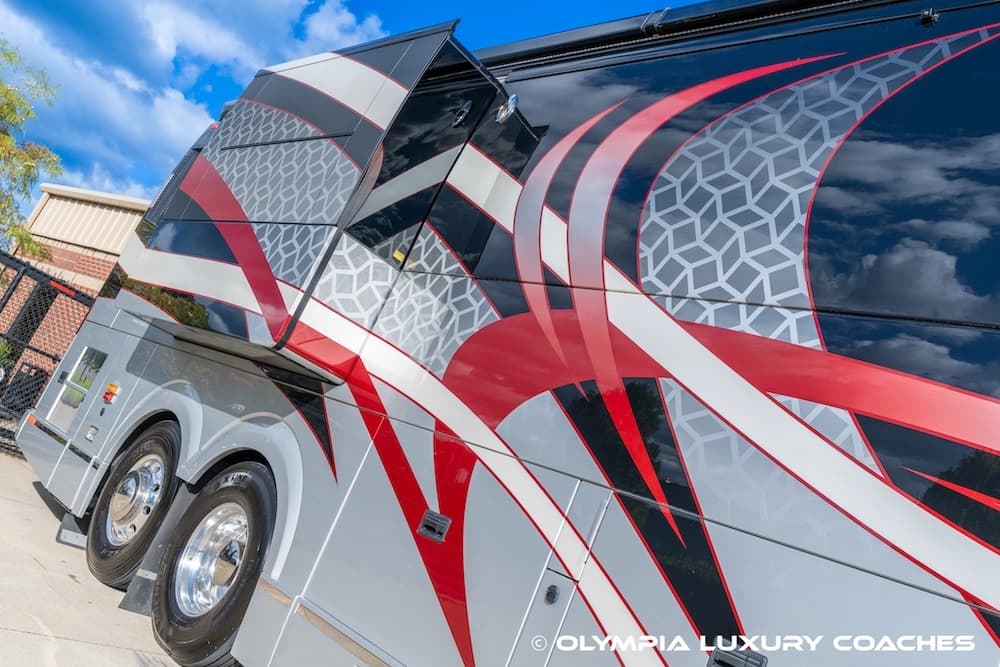 2018 Prevost Millennium H3-45 Coach - Image 33