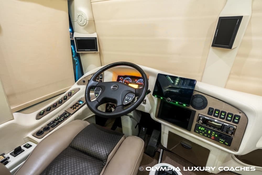 2018 Prevost Millennium H3-45 Coach - Image 37