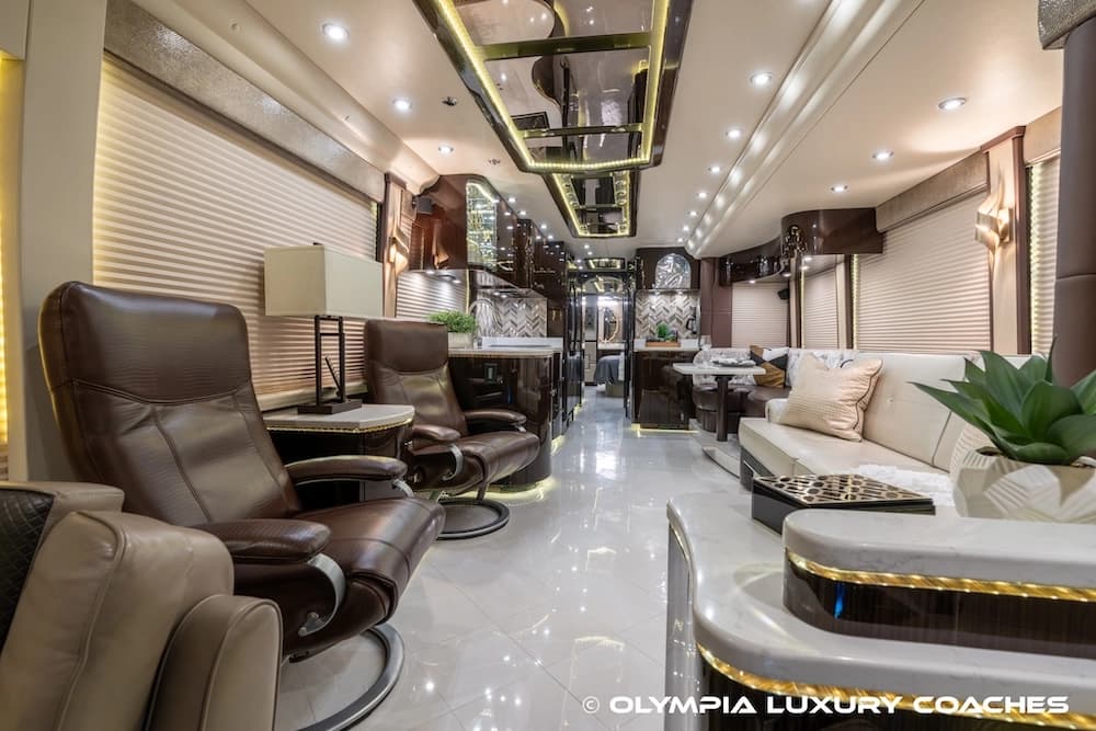 2018 Prevost Millennium H3-45 Coach - Image 44