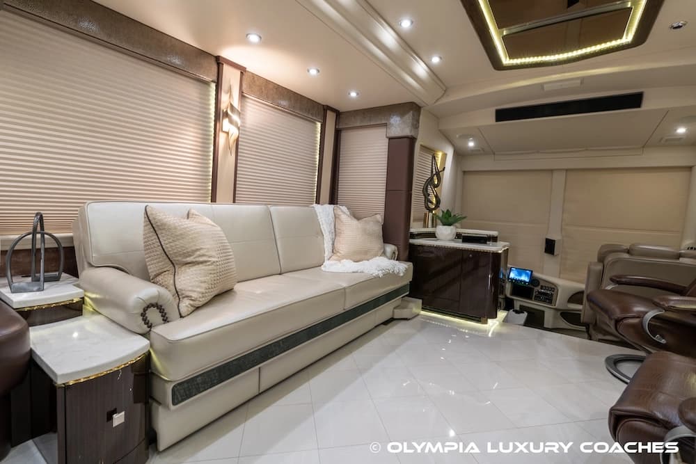 2018 Prevost Millennium H3-45 Coach - Image 50