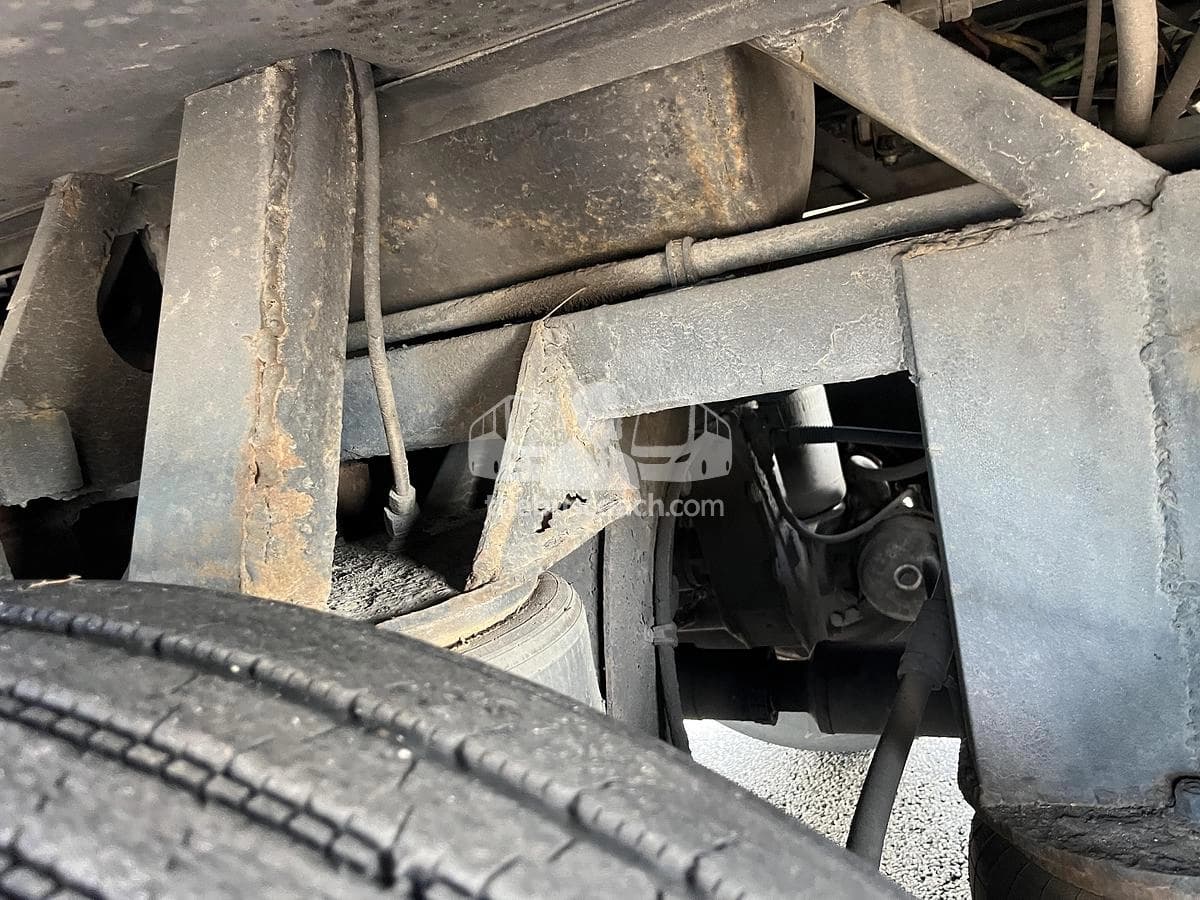 2006 Prevost H3-45 - Image 2