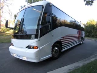 2005 MCI J4500 bus