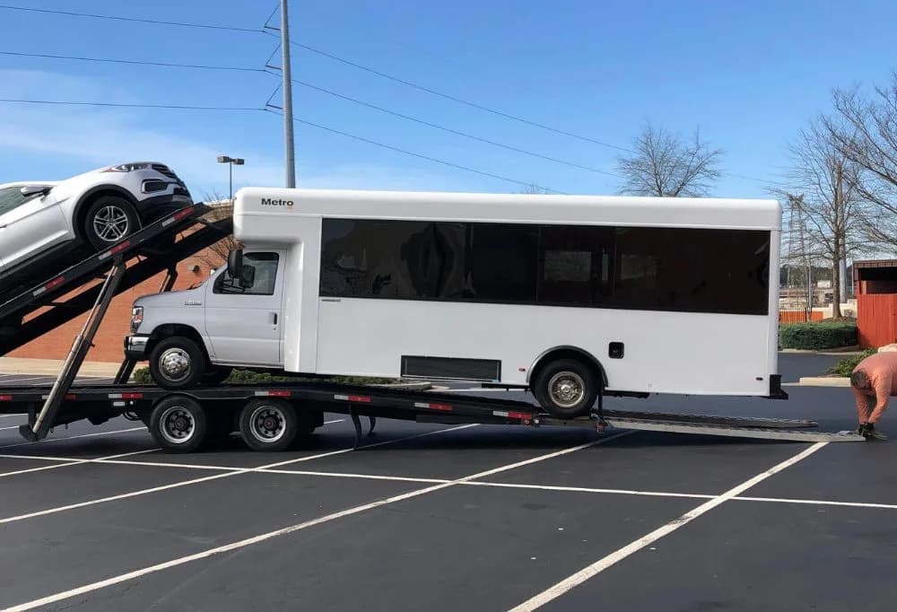 2018 Ford E-450 - Image 16