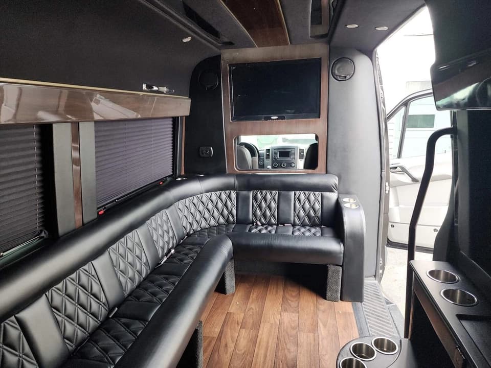 2014 Mercedes Benz Sprinter 3500 Limo Van - Image 10