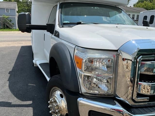 2015 Ford F550 Super Duty Turtle Top Odyssey XL ADA Shuttle Bus - Image 3