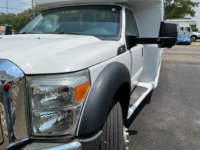 2015 Ford F550 Super Duty Turtle Top Odyssey XL ADA Shuttle Bus - Image 4