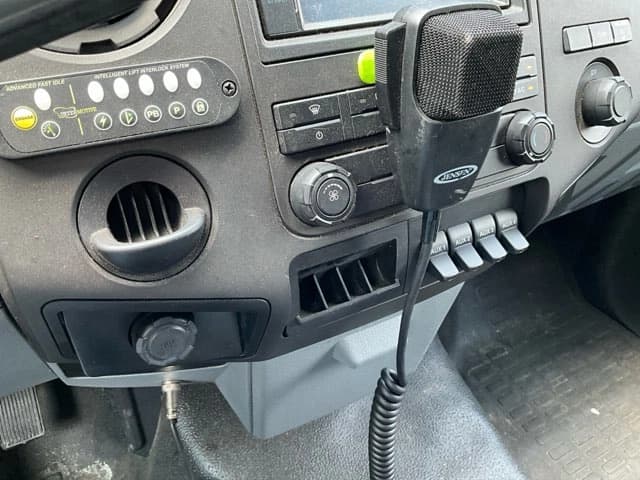 2015 Ford F550 Super Duty Turtle Top Odyssey XL ADA Shuttle Bus - Image 42