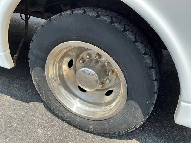 2015 Ford F550 Super Duty Turtle Top Odyssey XL ADA Shuttle Bus - Image 7