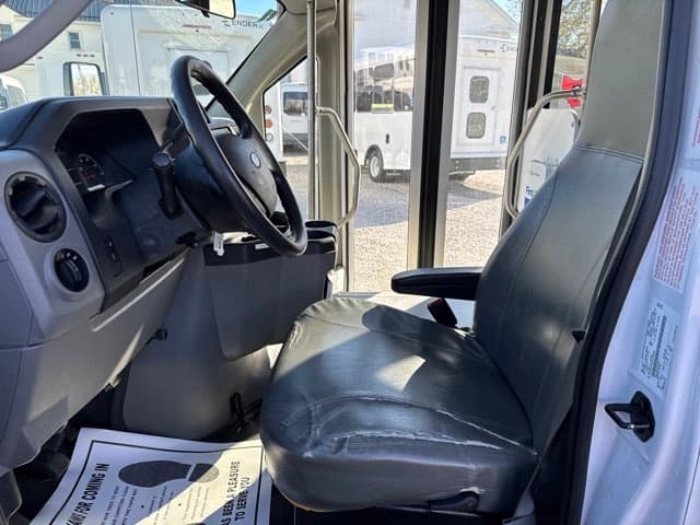 2017 Ford E350 ADA Shuttle Bus - Image 9