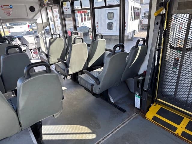 2017 Ford E350 ADA Shuttle Bus - Image 14