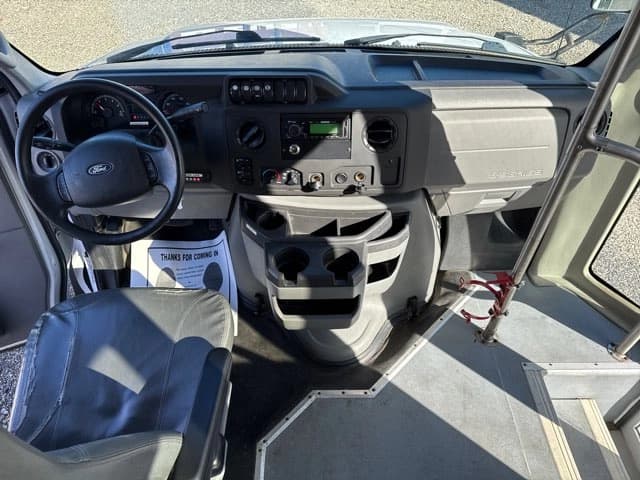 2017 Ford E350 ADA Shuttle Bus - Image 16