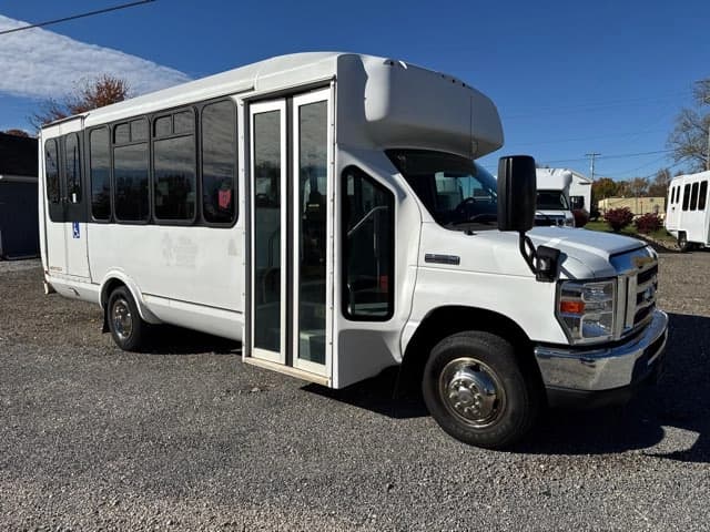 2017 Ford E350 ADA Shuttle Bus - Image 6