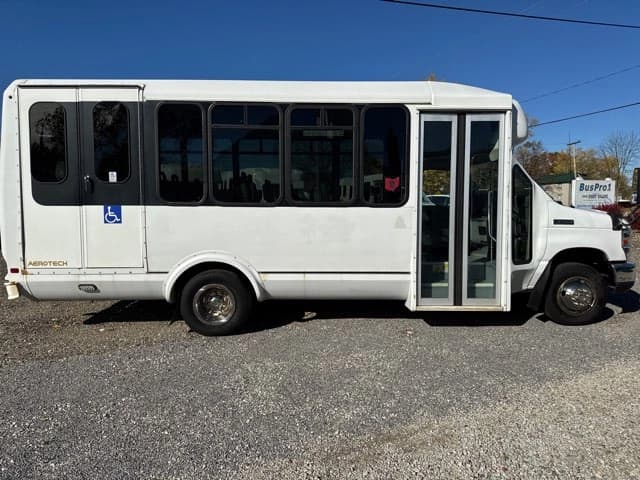 2017 Ford E350 ADA Shuttle Bus - Image 7