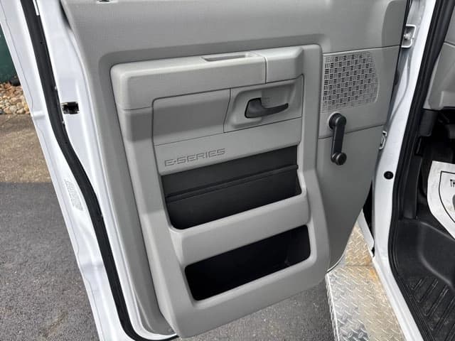 2019 Ford E350 Goshen Coach ADA Shuttle Bus - Image 10