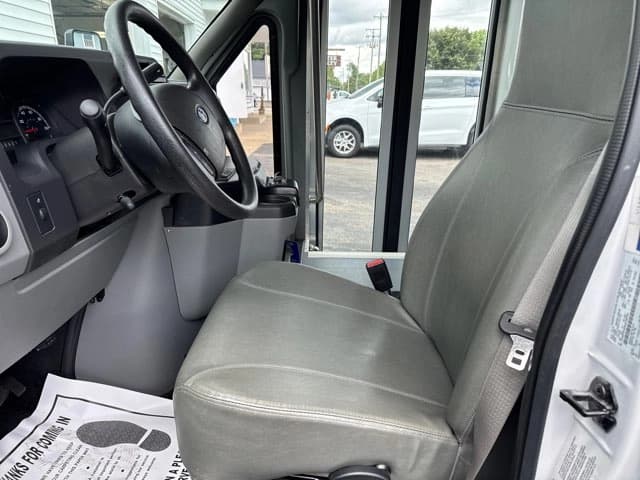 2019 Ford E350 Goshen Coach ADA Shuttle Bus - Image 11