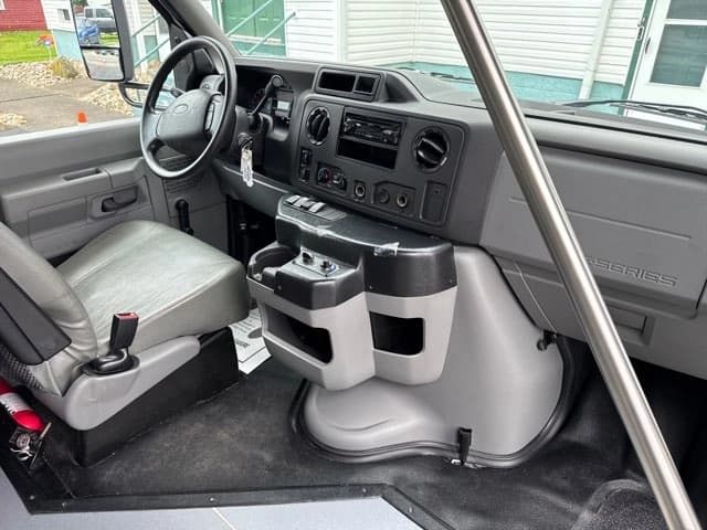 2019 Ford E350 Goshen Coach ADA Shuttle Bus - Image 16