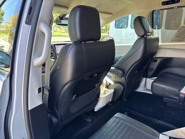 2023 Chrysler Pacifica - Image 16