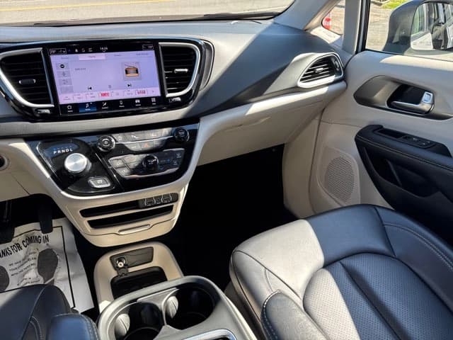 2023 Chrysler Pacifica - Image 28