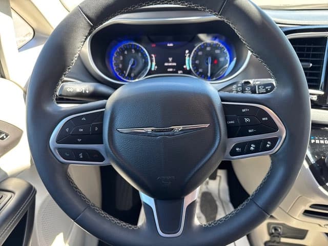 2023 Chrysler Pacifica - Image 30