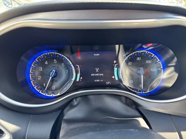 2023 Chrysler Pacifica - Image 31