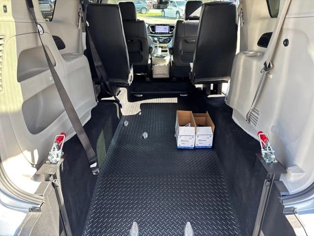 2023 Chrysler Pacifica - Image 32