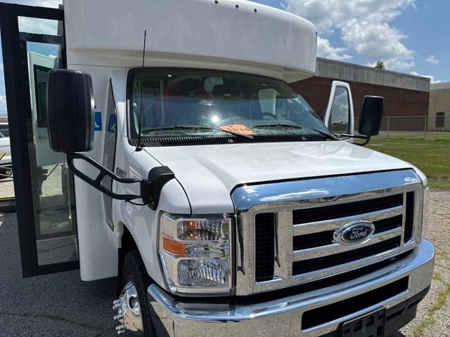 2023 Ford E350 Endera ADA Shuttle Bus - Image 15