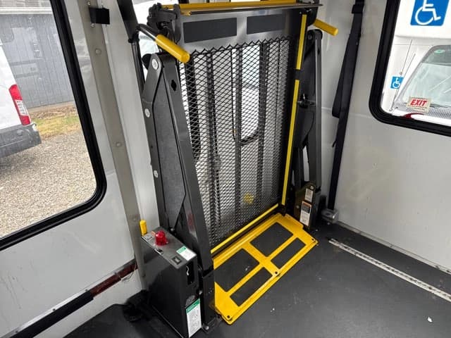 2023 Ford E450 Starcraft ADA Shuttle Bus - Image 14