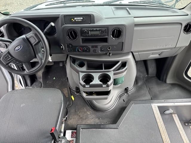 2023 Ford E450 Starcraft ADA Shuttle Bus - Image 18