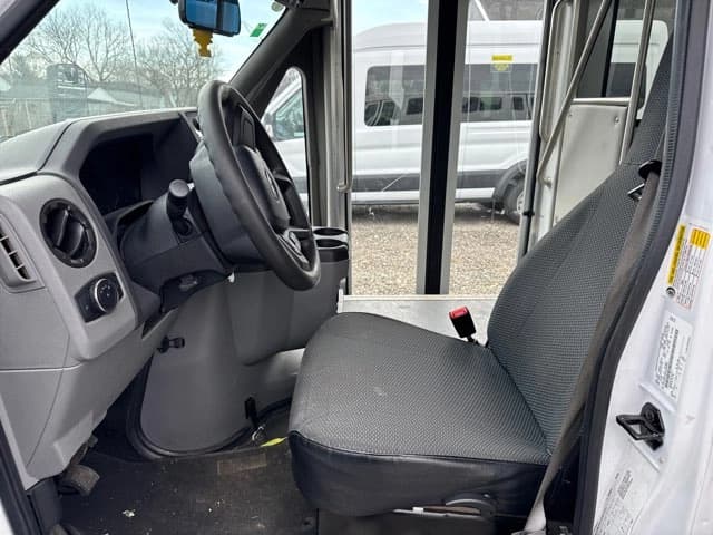 2023 Ford E450 Starcraft ADA Shuttle Bus - Image 8