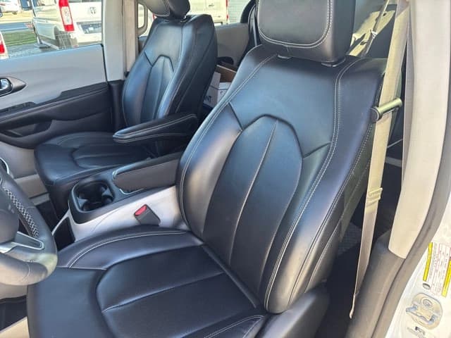 2023 Chrysler Pacifica - Image 14