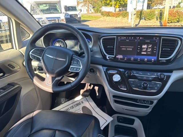 2023 Chrysler Pacifica - Image 24
