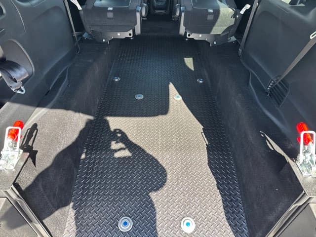 2023 Chrysler Pacifica Touring - Image 14