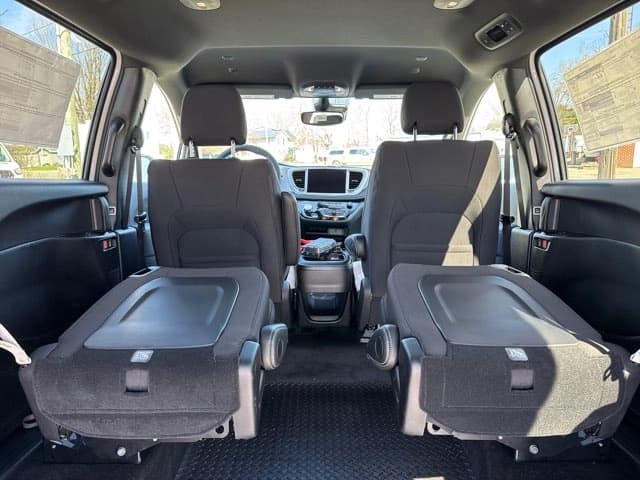 2023 Chrysler Pacifica Touring - Image 15