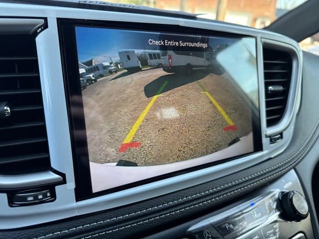 2023 Chrysler Pacifica Touring - Image 37