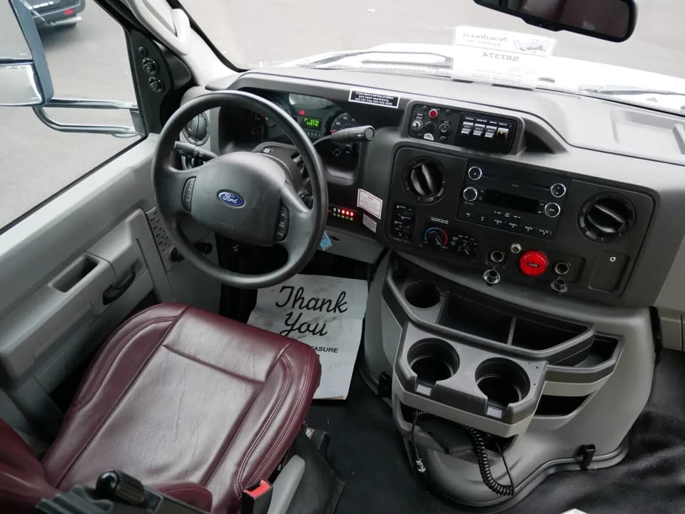 2017 Ford E450 Diamond Coach ADA Shuttle Bus - Image 3
