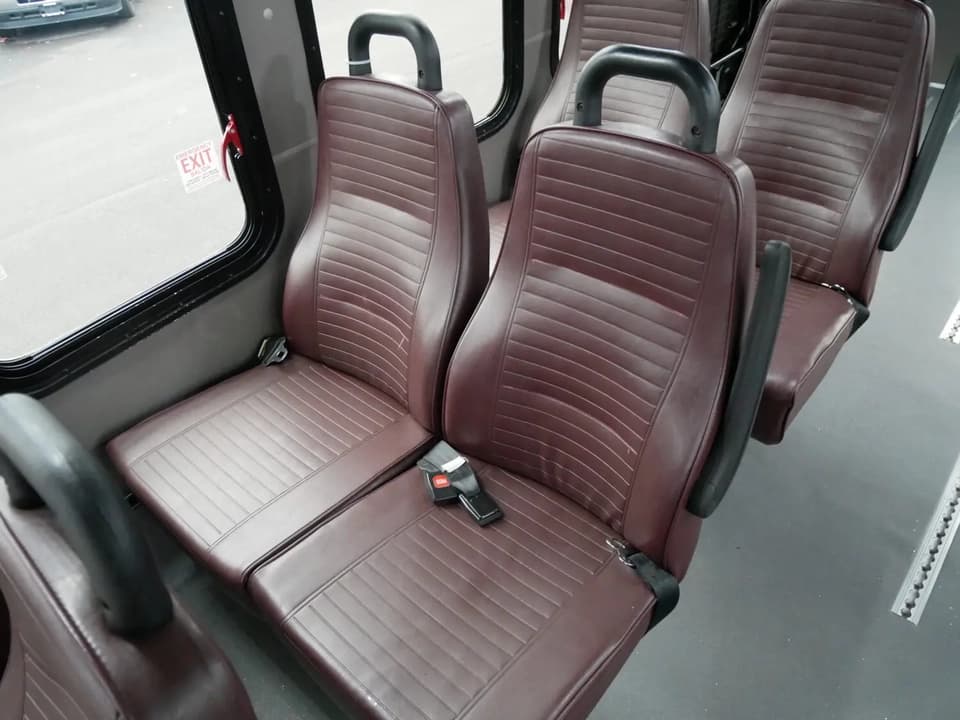 2017 Ford E450 Diamond Coach ADA Shuttle Bus - Image 7
