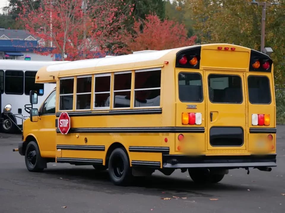 2015 Chevrolet Thomas School Bus - Image 4