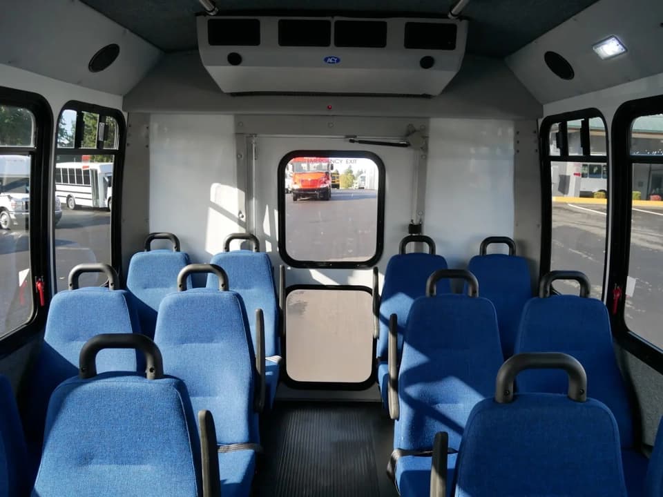 2012 Ford Goshen Shuttle Bus - Image 7