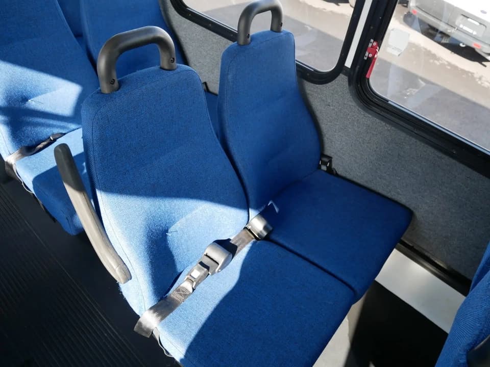 2012 Ford Goshen Shuttle Bus - Image 9