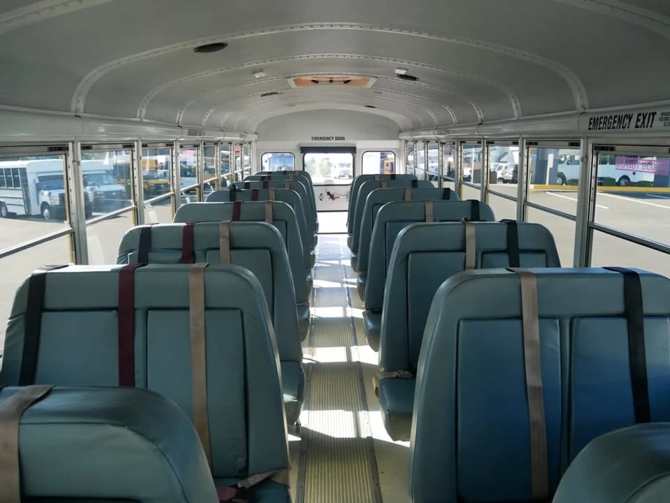 2005 Thomas Saf-T-Liner School Bus - Image 6