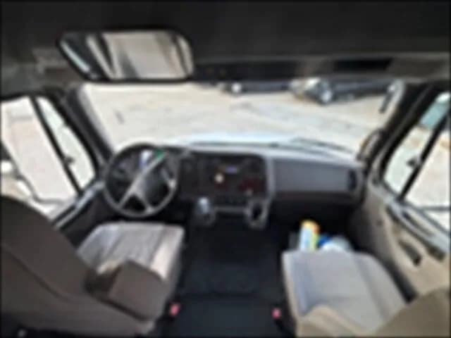 2017 Freightliner M2 - Image 6