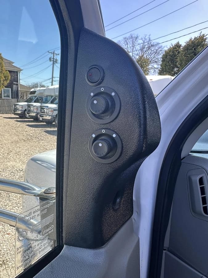 2017 Ford E450 ADA Shuttle Bus - Image 18