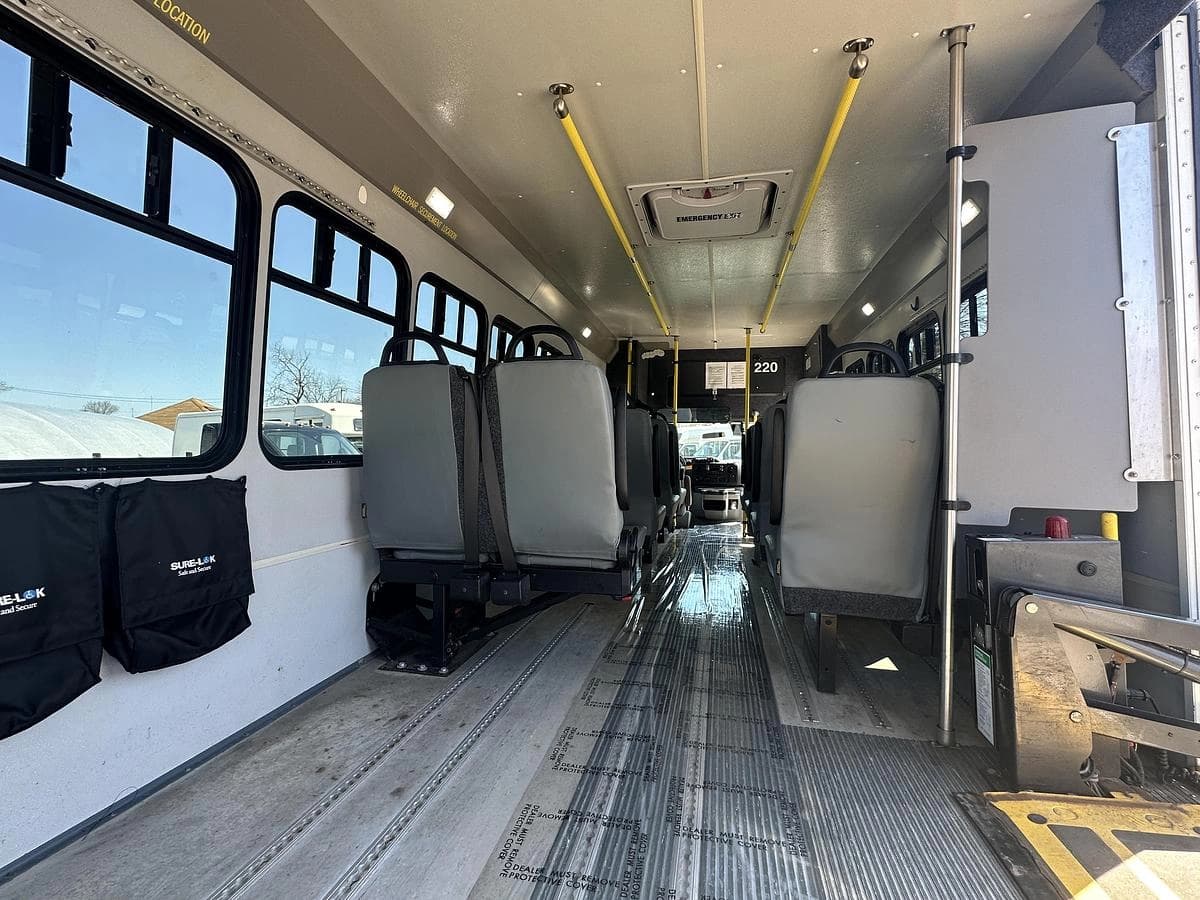 2017 Ford E450 ADA Shuttle Bus - Image 19