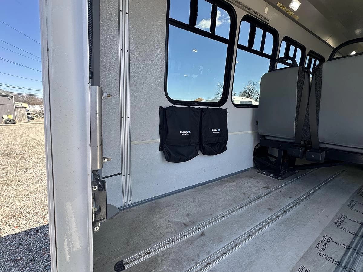 2017 Ford E450 ADA Shuttle Bus - Image 22