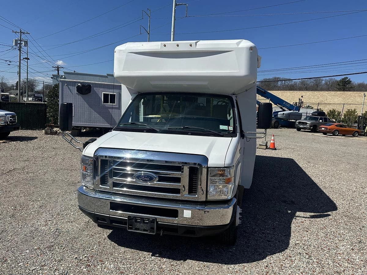 2017 Ford E450 ADA Shuttle Bus - Image 2