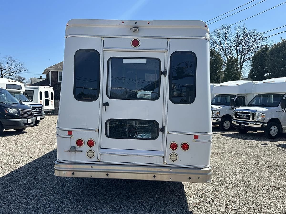2017 Ford E450 ADA Shuttle Bus - Image 7